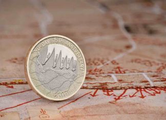 New £2 coin launched to mark D-Day anniversary, Report New £2 coin launched to mark D-Day anniversary, Report