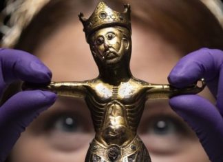 800-year-old Christ figure returns to York after two centuries (Photo) 800-year-old Christ figure returns to York after two centuries (Photo)