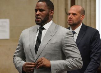 R. Kelly Arrest Warrant Issued After He Misses Sex Crime, Report R. Kelly Arrest Warrant Issued After He Misses Sex Crime, Report