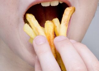 Report: Teenager to go deaf and blind due to junk food diet Report: Teenager to go deaf and blind due to junk food diet