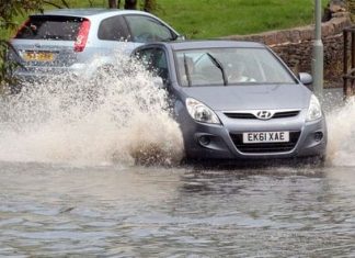 UK weather: Met Office warns heavy rain could flood homes UK weather: Met Office warns heavy rain could flood homes