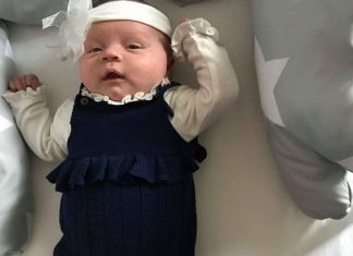 Jessica Drake gives birth “Lily-Grace” naturally to one of the UK’s biggest babies Jessica Drake gives birth "Lily-Grace" naturally to one of the UK's biggest babies