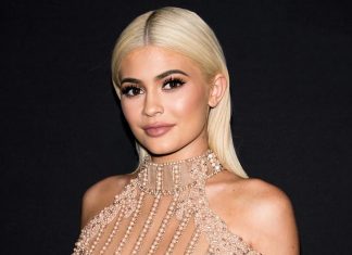 Kylie Jenner Sells $600 Million Stake in cosmetics startup Kylie Jenner Sells $600 Million Stake in cosmetics startup