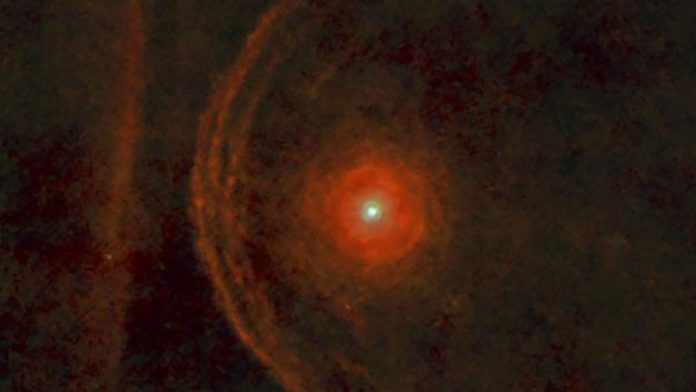 Giant Star Betelgeuse Is Acting Strangely, Study