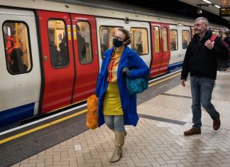 Coronavirus UK Update: COVID-19 death toll hits 335 after 6650 test positive Coronavirus UK Update: COVID-19 death toll hits 335 after 6650 test positive