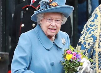 Queen quits Buckingham Palace over coronavirus fears, Report Queen quits Buckingham Palace over coronavirus fears, Report