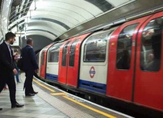 Coronavirus UK Update: death toll hits 4,353, including child, aged 5 Coronavirus UK Update: death toll hits 4,353, including child, aged 5