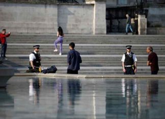 Coronavirus UK Update: hospital death toll rises by 881 to 7,978 Coronavirus UK Update: hospital death toll rises by 881 to 7,978