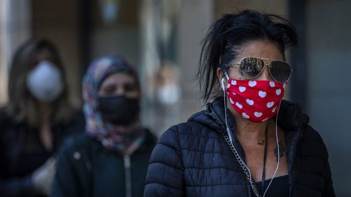 UK: public can wear scarves instead of masks (Study)