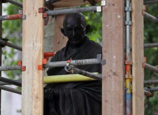 Leicester: Gandhi statue hidden by police after threat by Black Lives Matter movement Leicester: Gandhi statue hidden by police after threat by Black Lives Matter movement