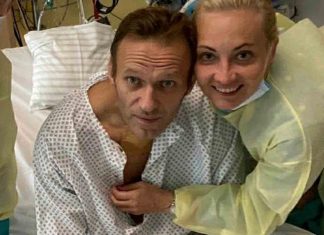 Alexei Navalny Demands Russia Return Clothes for Poisoning Investigation Alexei Navalny Demands Russia Return Clothes for Poisoning Investigation