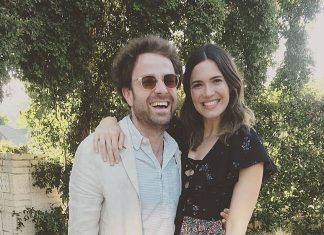 Mandy Moore Pregnant, Expecting First Child with Taylor Goldsmith (Report) Mandy Moore Pregnant, Expecting First Child with Taylor Goldsmith (Report)