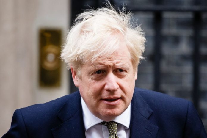 Boris Johnson faces Tory revolt over free school meals, Report