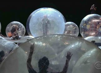 The Flaming Lips Actually Performed Their First Bubble Concert, Watch The Flaming Lips Actually Performed Their First Bubble Concert, Report