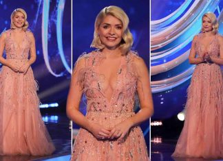 Holly Willoughby steals the show on Dancing on Ice with ‘stunning’ v-neck dress (Photo) Holly Willoughby steals the show on Dancing on Ice with 'stunning' v-neck dress (Photo)
