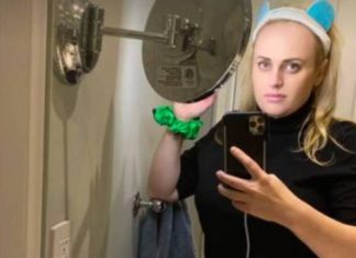 Rebel Wilson poses in her underwear for makeup-free bathroom selfie (Photo) Rebel Wilson poses in her underwear for makeup-free bathroom selfie (Photo)