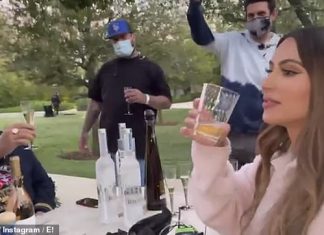 The Kardashians thank crew of their show with 30 Rolex watches that are worth $300K The Kardashians thank crew of their show with 30 Rolex watches that are worth $300K