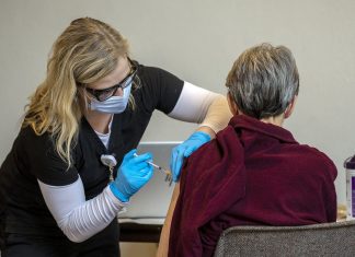 Hy-Vee pharmacies to begin administering COVID-19 vaccine in Minnesota, Report Hy-Vee pharmacies to begin administering COVID-19 vaccine in Minnesota, Report