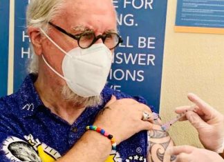 Sir Billy Connolly receives second dose of coronavirus vaccine Sir Billy Connolly receives second dose of coronavirus vaccine