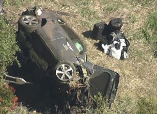 Tiger Woods suffers multiple leg injuries in single-car accident in Los Angeles, Report Tiger Woods suffers multiple leg injuries in single-car accident in Los Angeles, Report