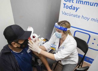 Walgreens Covid Vaccine: People 65 and older can register for vaccine, starting today Walgreens Covid Vaccine: People 65 and older can register for vaccine, starting today