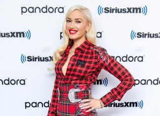 Star Gwen Stefani Admits She’s ‘Kind Of Obsessed With How I’m Aging’ Star Gwen Stefani Admits She’s ‘Kind Of Obsessed With How I’m Aging’