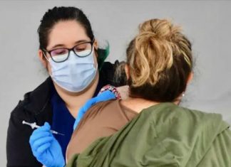 CVS, Walgreens Covid Vaccine: Pharmacies Have Wasted More Vaccine Doses Than Most States Combined CVS, Walgreens Covid Vaccine: Pharmacies Have Wasted More Vaccine Doses Than Most States Combined