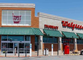 COVID-19 Vaccine: What time does Walgreens pharmacy open up? Coronavirus: What time does Walgreens pharmacy open up?