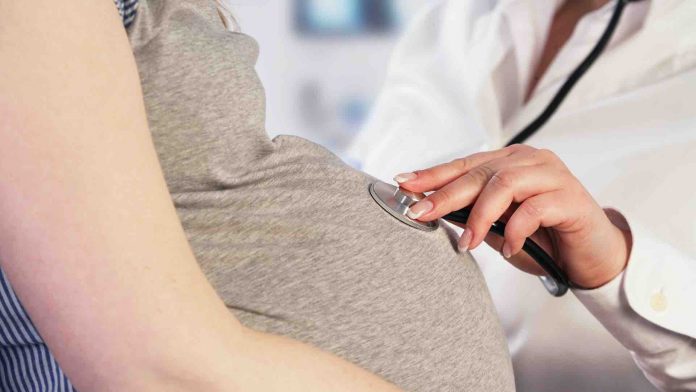 Scientists launch COVID-19 vaccine registry for pregnant and breastfeeding individuals in Canada