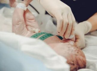 Plastic drapes reduce hypothermia in premature babies, says study Plastic drapes reduce hypothermia in premature babies, says study