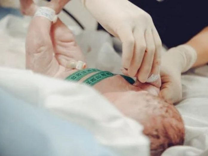 Plastic drapes reduce hypothermia in premature babies, says study