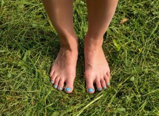 Going barefoot, set your feet free and your mind will follow Going barefoot, set your feet free and your mind will follow