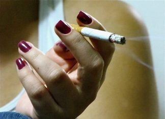 Smoking increases colon cancer risk in women more than men Smoking increases colon cancer risk in women more than men