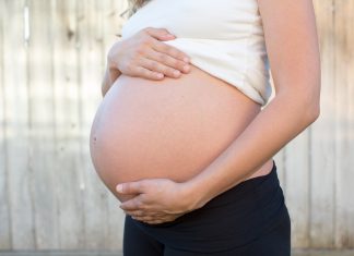 Age of mom at time of birth linked to longer life Age of mom at time of birth linked to longer life