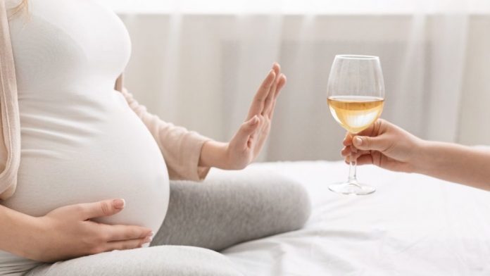 Daily drinking before first pregnancy increases breast cancer risk later in life