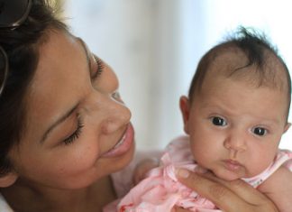 Talking to infants stimulates vocabulary growth Talking to infants stimulates vocabulary growth