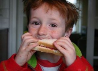 Study shows siblings unlikely to share food allergies Study shows siblings unlikely to share food allergies