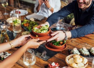 Planning a Vegetarian Dinner Party for 6? Here’s a Tasty 3-Course Menu with a Chocolatey Twist I need to throw a dinner party for 6 people who are vegetarian. Can you suggest a 3-course menu with a chocolate dessert?