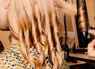 Naturally style your hair: Get great curls without curlers or curling irons Naturally style your hair: Get great curls without curlers or curling irons