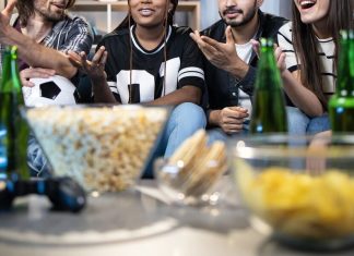 How to Host the Ultimate Super Bowl Viewing Party: Snacks, Drinks, Setup & Halftime Fun I want to throw an epic Super Bowl viewing party this year.